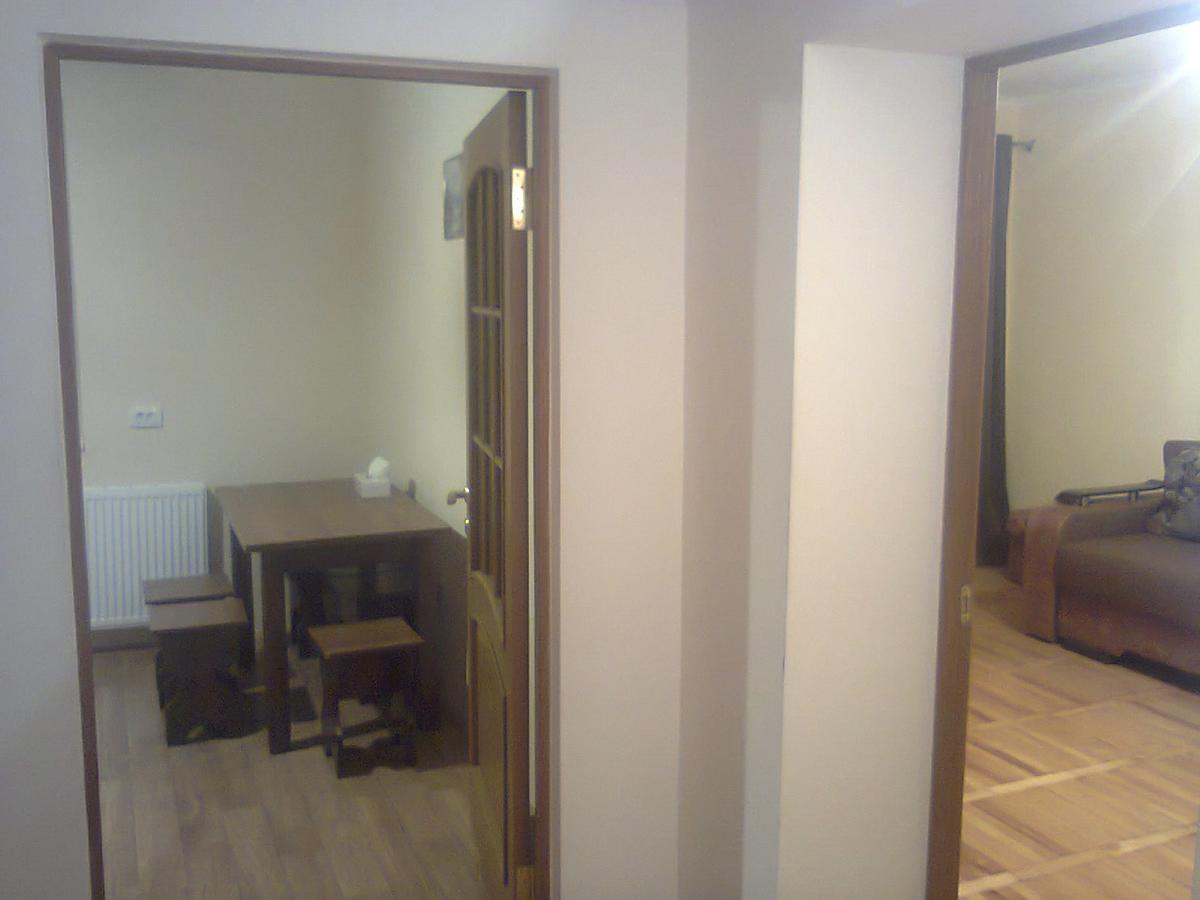 Apartment With Balcony ลวีฟ ภายนอก รูปภาพ